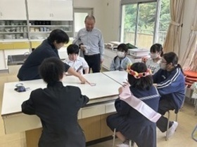 カードゲームの様子