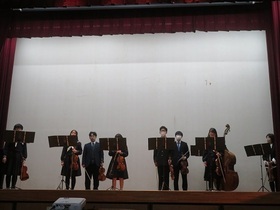中学校ヴァイオリン演奏
