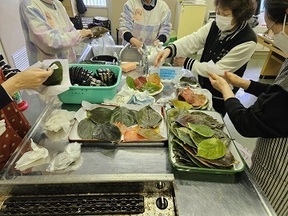 柿の葉寿司作り１