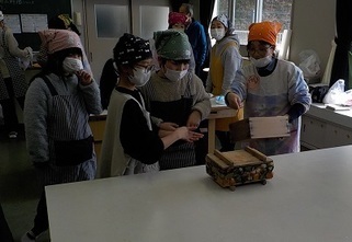 柿の葉寿司作り５