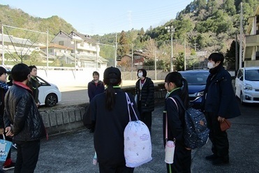 学校前