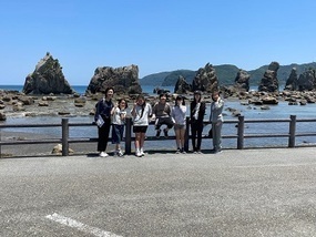 橋杭岩
