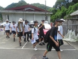 キャンプ場へ