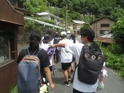 キャンプ場へ
