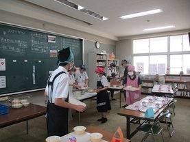 給食の準備