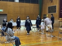 退場