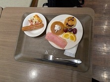 朝食