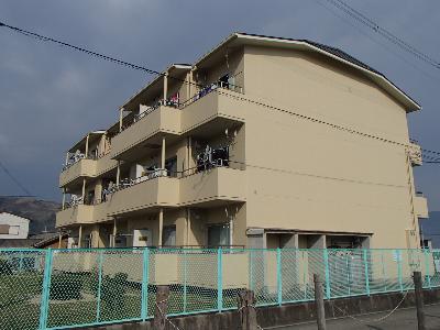 外壁の改修を行った住宅の外観