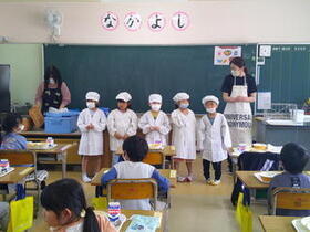 給食の様子3