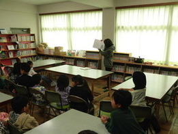 読み聞かせ会の様子