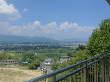 082605